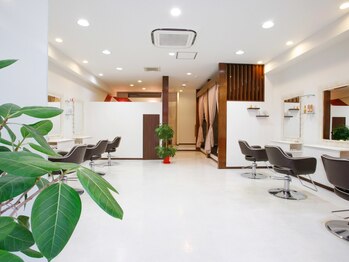 ヘアーメイク イズ(HAIR MAKE IES)の写真/何度でも通いたくなるサロン。いつでもお得に通えるクーポンをご用意！定期的なメンテナンスにもオススメ◎