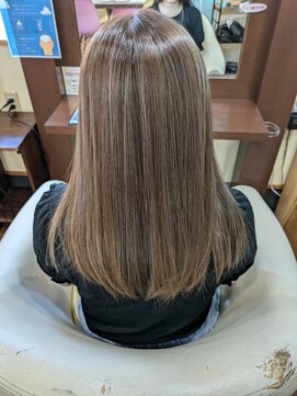 イル デ パン ILE DES PINS ハイライトグレージュ