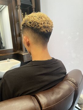 ヒロギンザ 池袋 サンシャイン通り店(HIRO GINZA) ハイトーンスキンフェード極道パーマ