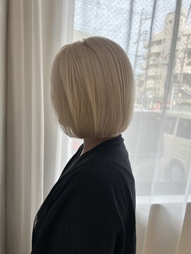 ムーク 平塚(MUUK) ホワイトボブ/イルミナカラー【MUUK平塚/平塚駅】