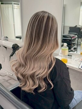 シエラ 南船場(CIERA.) ショートボブセミロングミルクティーベージュハイライト