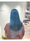ハイトーンブルー似合わせ派手髪ストレート