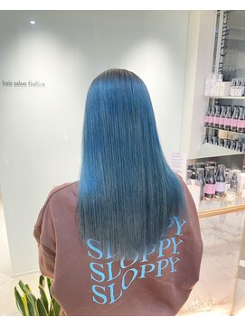 ヘアサロン ガリカ 表参道(hair salon Gallica) ハイトーンブルー似合わせ派手髪ストレート