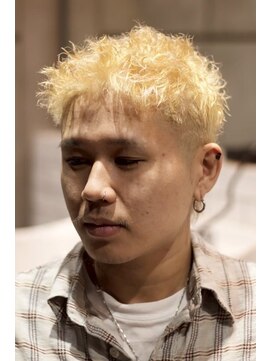 キングスマントーキョー 三鷹店(KINGSMAN TOKYO) アップバング / ツーブロック / スキンフェード[三鷹/バーバー]