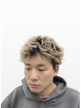 アヴニール アックス(Avenir axe) スパイキー/スウィングショート/メンズカット/眉カット