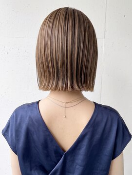 ラミ(L'ami) 《吉田光ノ丞》ぱつっとボブ 切りっぱなし ミルクティベージュ