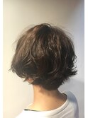 オリーブグレージュ×小顔ショート