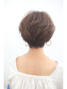 ファブ 銀座(fav) 【fav 銀座】大人かわいい美シルエット小顔マニッシュショート