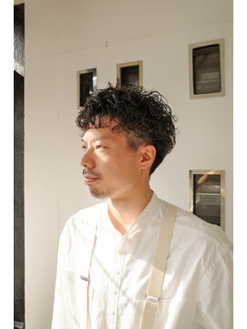 カムジーヘッドカミノウラ(COMEGHEAD KAMINOURA) メンズくるくるパーマ