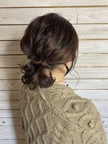 デコヘアー キートス(DECO HAIR kiitos)&nbsp;ミディアムヘアのローポニーアレンジ