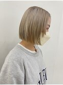 ホワイトベージュカラー