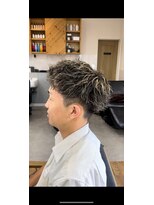 ルッカヘアガーデン バイ ラッシュゴールド(RUCCA HAIR GARDEN by LUSH GOLD)&nbsp;ショートバング×金メッシュツイスパ