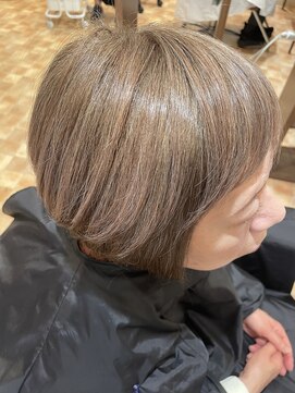 アイニ 河内小阪店(aini) 白髪ぼかしカラー白髪ぼかしハイライト大人ショート30、40、50代