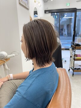 ティエル(TieLu) ミディアムウルフ×グレージュ×外国人風