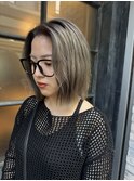 切りっぱなしボブ_パールベージュ
