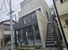 ボンド ジングウマエ(Bond jingumae)の雰囲気（建物の外観です。階段で3階までお越しください！）