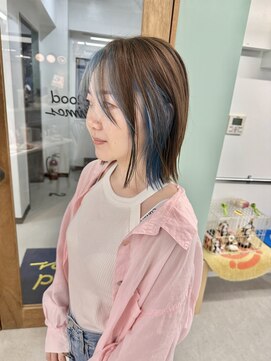 ヒビヲ(HIBIO) ショートボブ切りっぱなしボブタッセルボブベージュカラー横浜