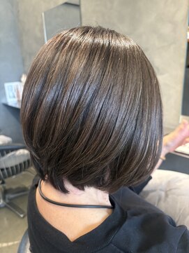 ショートボブ。