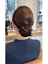 ヴィサージュクルー(VISAGE crew)&nbsp;綺麗めフォーマルなヘアセット！