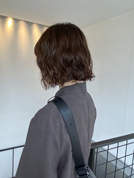 ウォーク(WAULK)の写真/ナチュラルな抜け感と柔らかい質感にこだわったケアパーマ