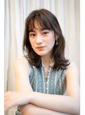 イメチェンで大人女子力UP！毛先カールのくびれエアリーミディ