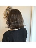 くすみベージュ