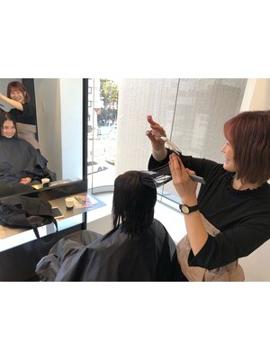 ◆全席半個室◆実力派スタイリストがマンツーマンで仕上げまで担当★トレンドヘアは“SALOWIN”にお任せ！