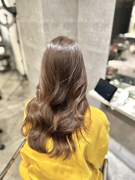 アンダーバーホワイト(_WHITE) レイヤーカット 艶カラー『cocoa beige』