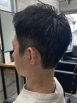 フイ 代々木(Hui) メンズ/アップバング/ツーブロックマッシュ/束感ショート波巻き