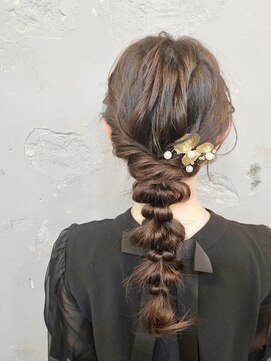 エフェ(effet) 玉ねぎ編み下ろしポニー