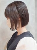大人ショートボブヘアくびれショート白髪ぼかしハイライト30代
