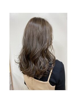 オリーブ×ベージュ