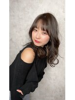 ロジ イン トゥバレー(LOWG in TOWVALLEY)&nbsp;ゆるふわ暗髪セミディ