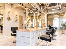 アリー 新百合ヶ丘店(ally)の雰囲気（毛髪内部から形状を整えることで持続性、ツヤ感、初体験の感動♪）