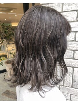 パーク(PAAQ) 【Yuki】シースルーハイライト/外国人風/切りっぱなしロブ