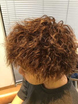 ヘアーアンドスパ アウローラ(AURORA) ツイストピンパーマ