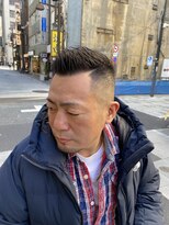 ドルクス 日本橋(Dorcus) 日本橋　ツンツンヘア　フェードショート　剃り込みの入った髪型