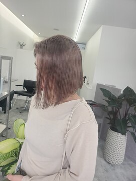 トイロ(toiro) ミルクティーベージュ×切りっぱなしボブ