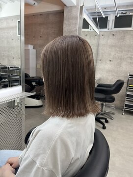 イキ 表参道(iki omotesando) ミディアムヘア/スラッシュ/グレージュカラー/デザインカラー