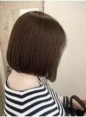 シアベージュ×内巻きボブ