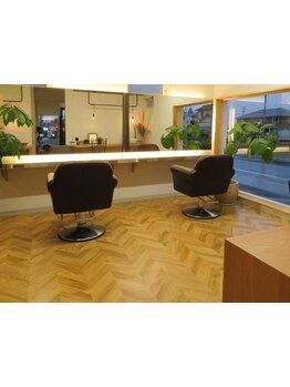 大人女性の髪質改善サロン。髪のお悩みに合わせて、あなたに合った最適な施術をご提案◎