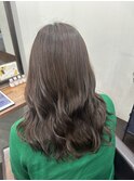オリーブグレージュ