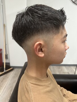 シャッター(Shutter) ミドルスキンフェード