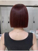 タッセルボブ　赤髪ボブ　赤髪　切りっぱなしボブ　ワインレッド