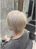 ホワイトブロンド/ウルフカット