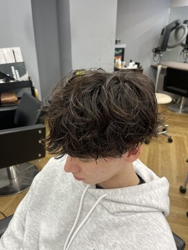 アレス バイ シカ 神戸三宮元町店(ALLES by Cica) 緩めのシャドウパーマ