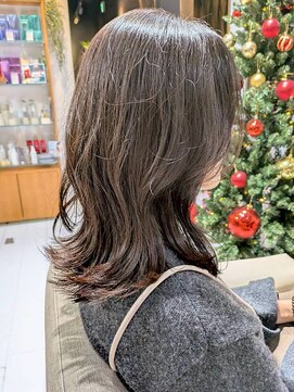 透明感アッシュグレージュ/ミディアム/レイヤーカット