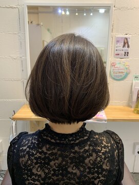 アルート 町田店(aroot) 前下がりボブ