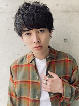 フィフス(fifth) ◇フェザーマッシュ くせ毛風パーマ ショートレイヤー 黒髪◇