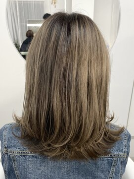 ビルド(build) 【外国人風】シルキーベージュ/新越谷 南越谷